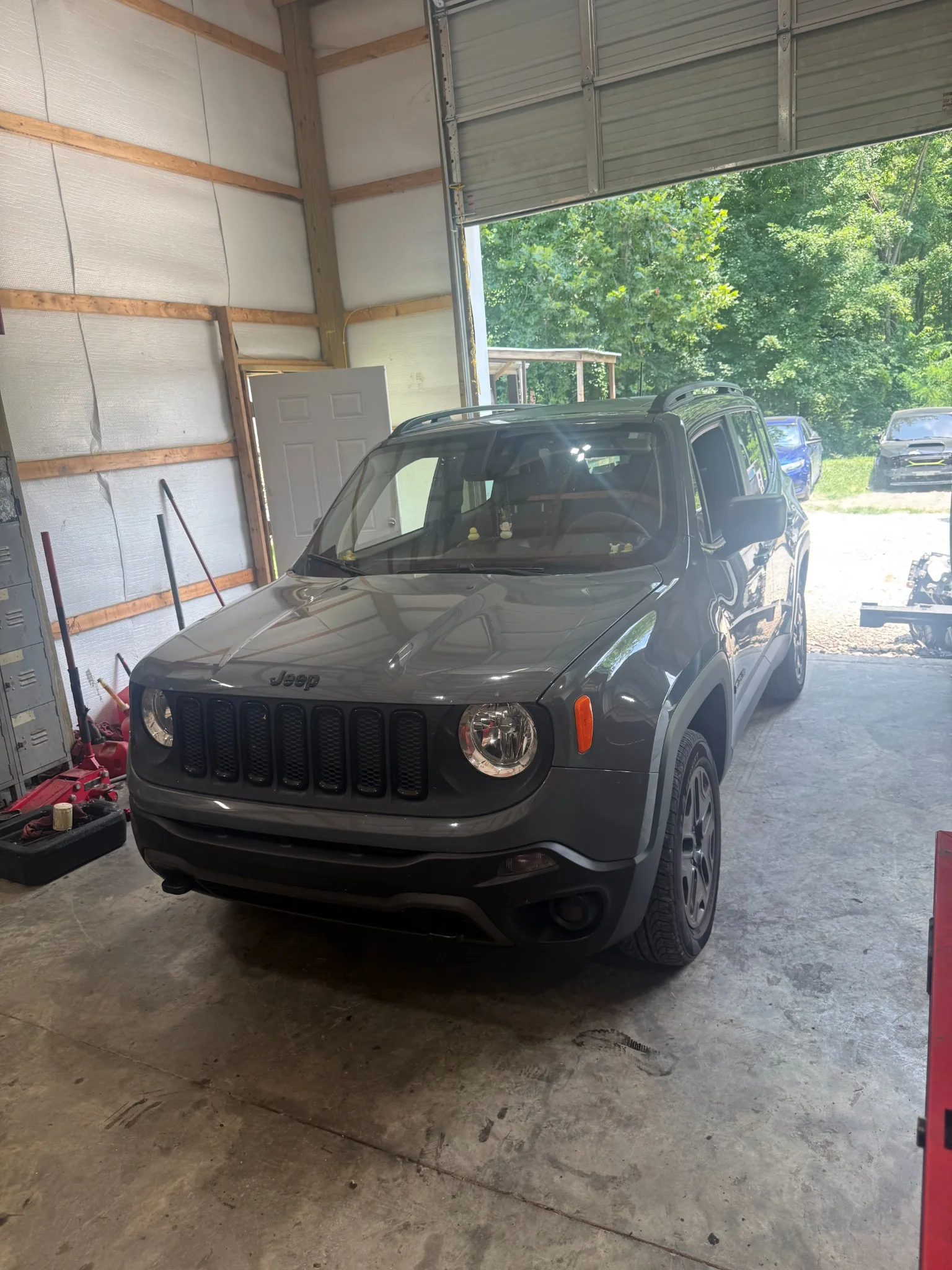 Jeep before radiator replacement